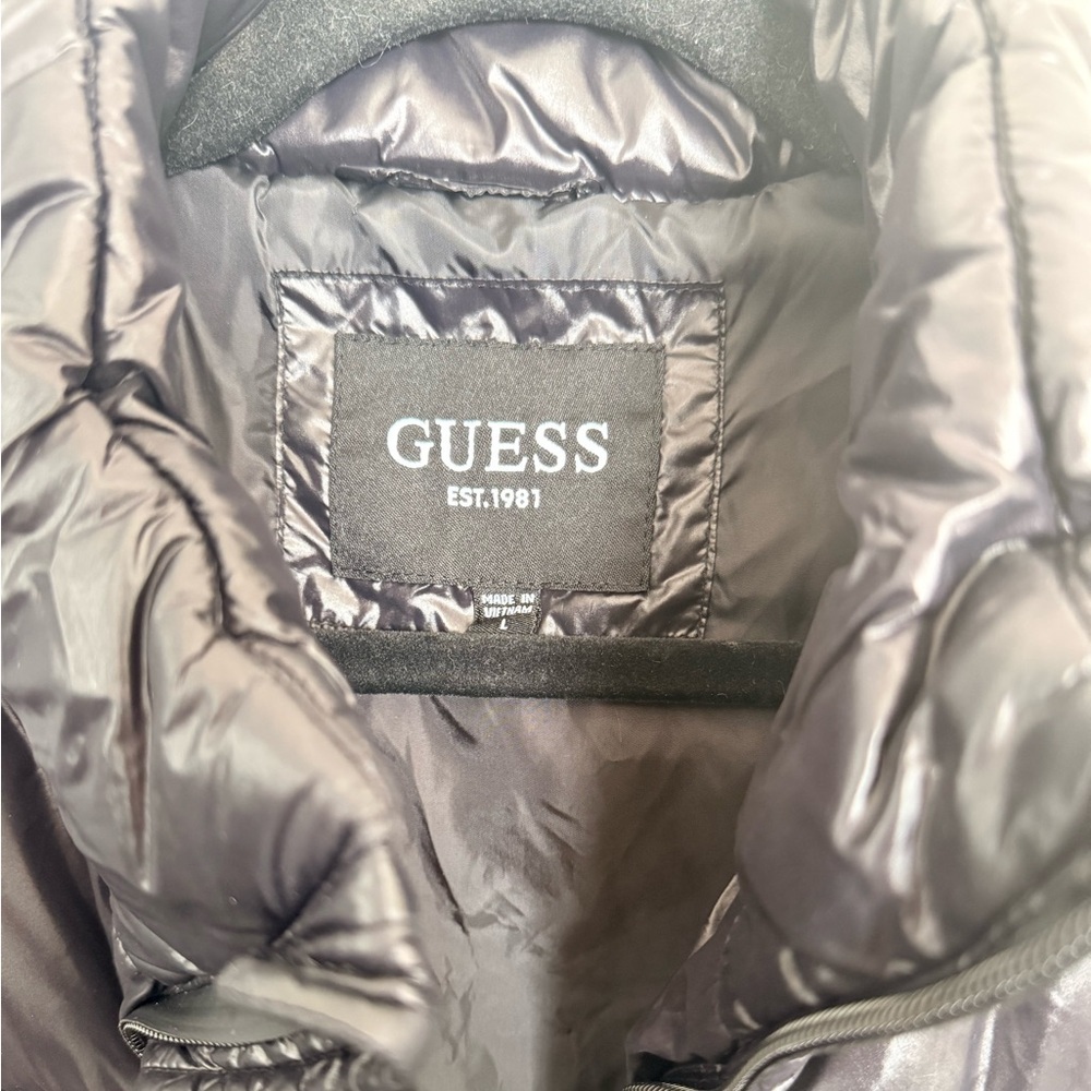 GUESS Black Puffer Jacket Women’s Size L Glossy Logo Zip Coat - Picture 4 of 8